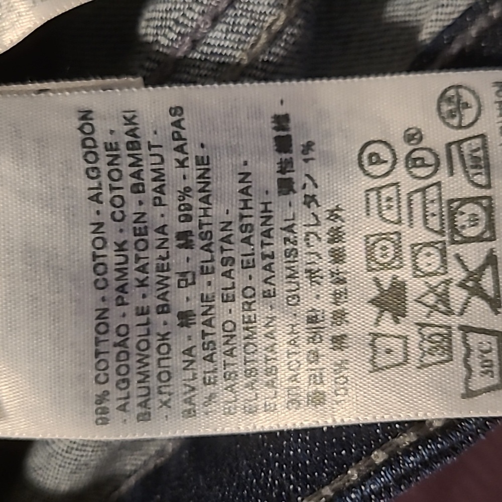 Levi's Mid Rise Jeans - Picture 8 of 8